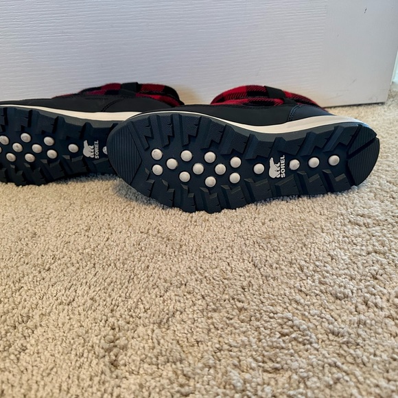 SOREL Size 9 - Picture 3 of 3